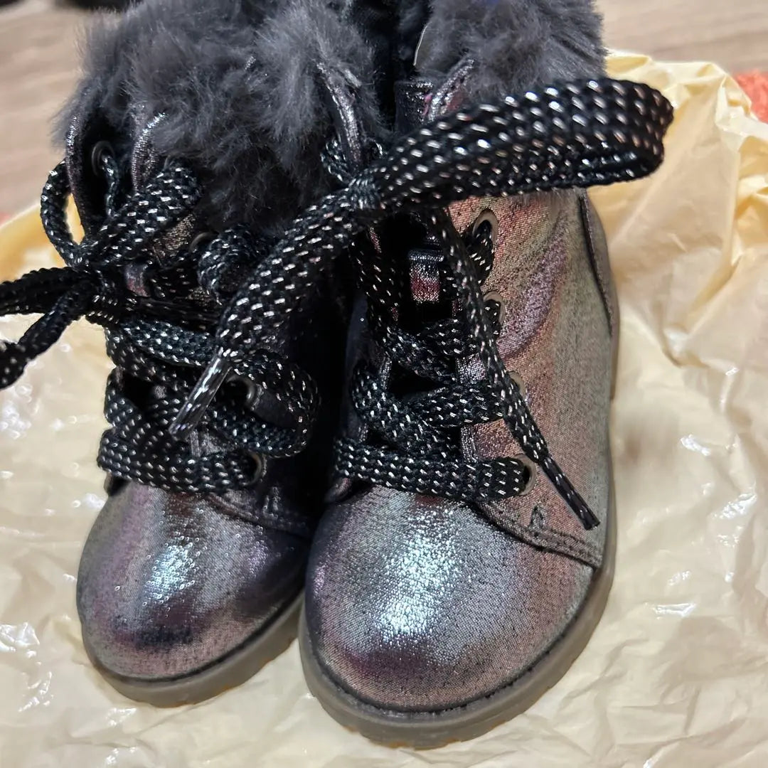 ✳️ Final price cut ✳️GAP Kids Shoes Kids Boots Metallic Gray Fur with Boots | ✳️最終お値下げ✳️GAP キッズ靴　キッズブーツメタリックグレー ファー付きブーツ