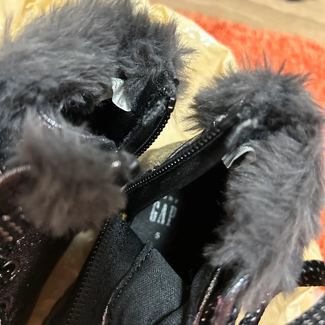 ✳️ Final price cut ✳️GAP Kids Shoes Kids Boots Metallic Gray Fur with Boots | ✳️最終お値下げ✳️GAP キッズ靴　キッズブーツメタリックグレー ファー付きブーツ