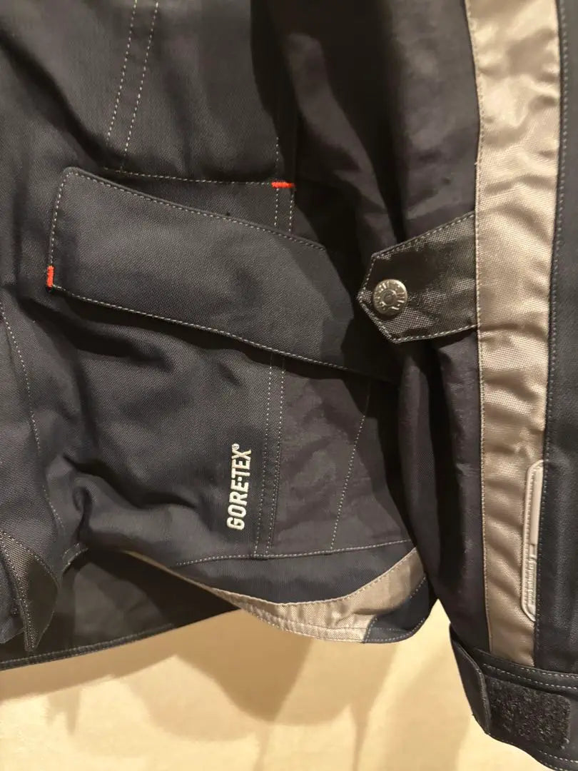 Chaqueta y pantalones para todo tipo de clima Gore-Tex de Kushitani