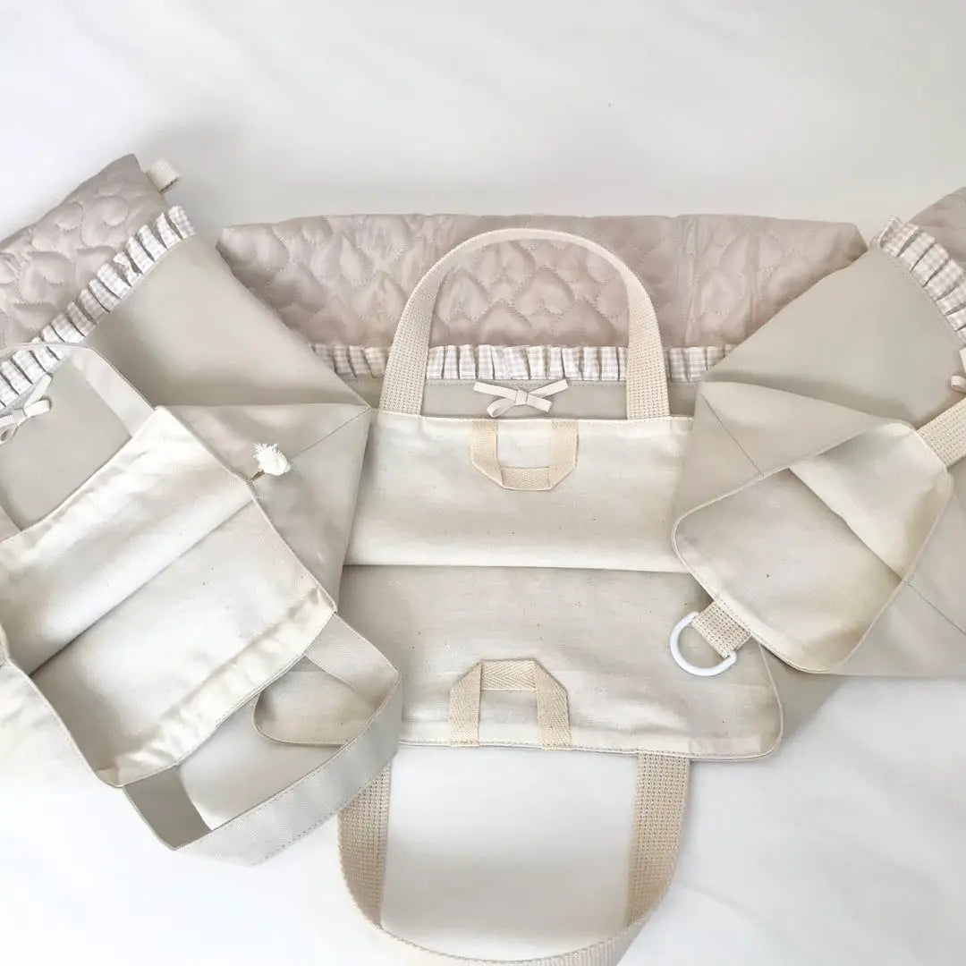 Entrance admission 3 -piece set Changing bag L heart quilting beige frill | 入園入学　3点セット　お着替え袋Ｌ　ハートキルティング　ベージュ　フリル