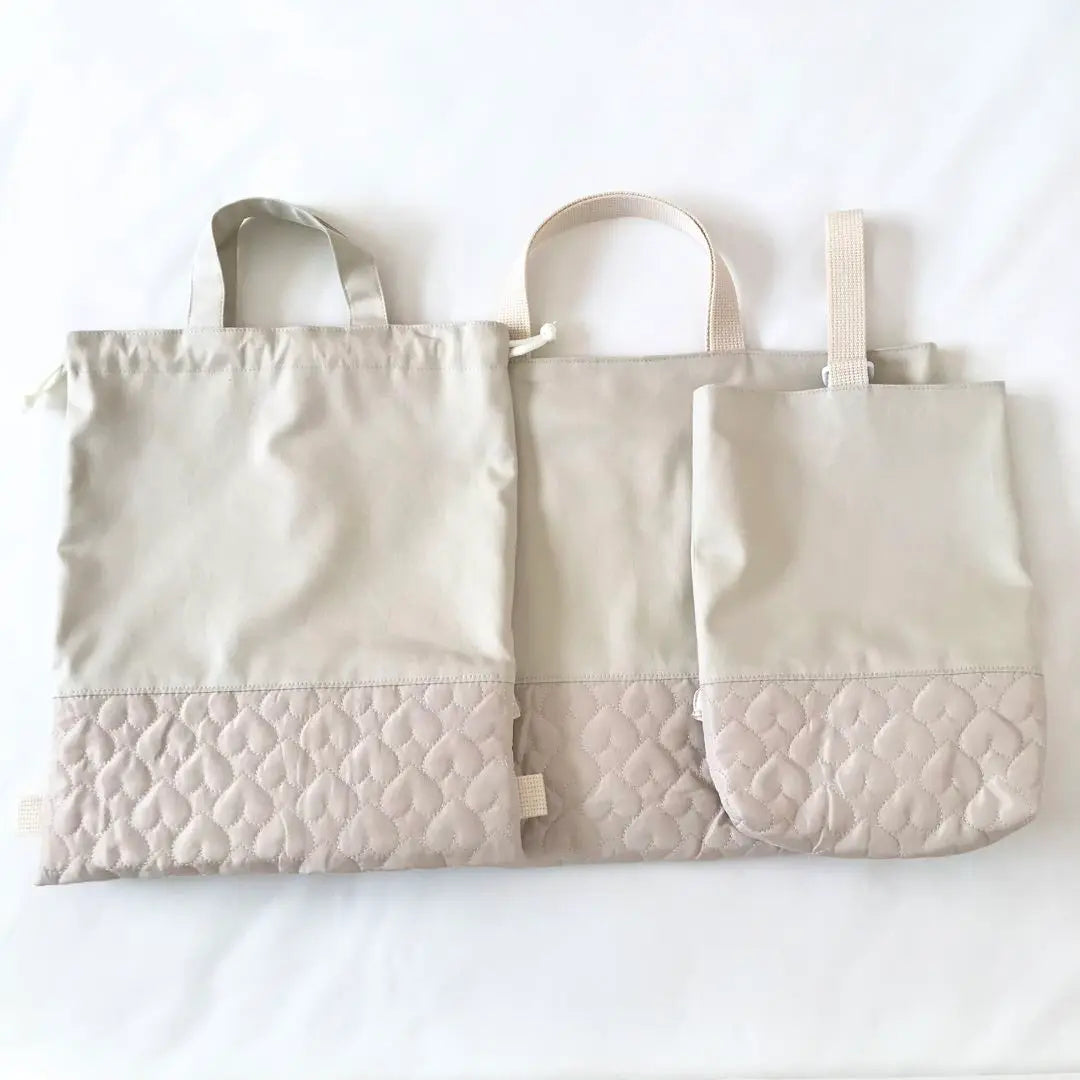 Entrance admission 3 -piece set Changing bag L heart quilting beige frill | 入園入学　3点セット　お着替え袋Ｌ　ハートキルティング　ベージュ　フリル