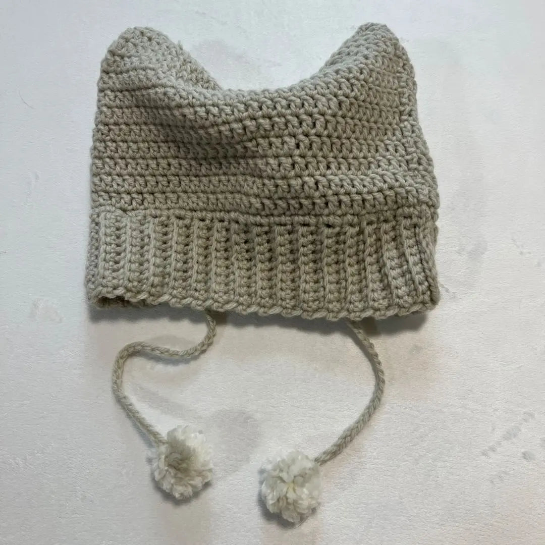 Cat ear knit hat kagi knitting handmade gray pom pom string | ネコ耳ニット帽 鍵あみ ハンドメイド グレー ポンポン紐付き