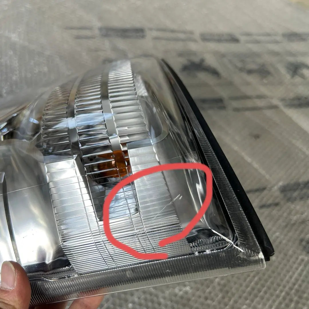 Dutro Headlight Left Koito 100-3518B Junk item