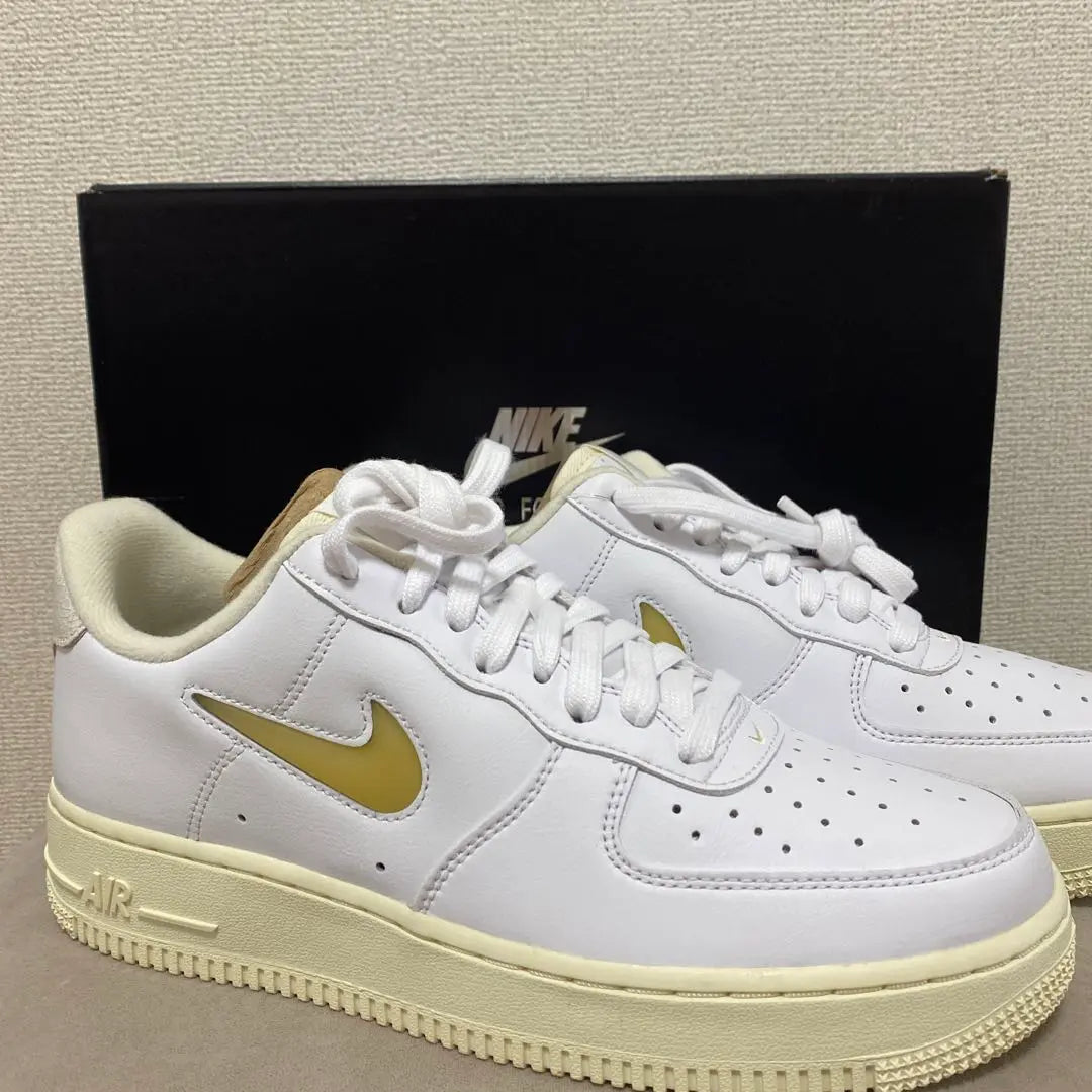 Brand new, unused, 26cm, Air Force 1 Jewel Swash, Pale Vanilla