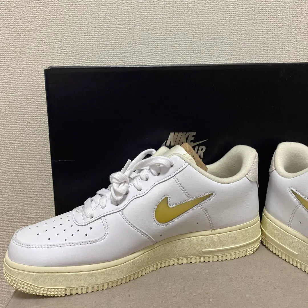 Brand new, unused, 26cm, Air Force 1 Jewel Swash, Pale Vanilla