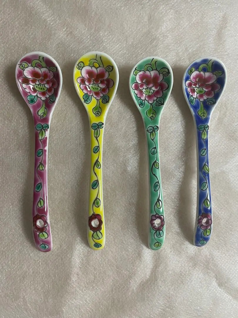 Set of 4 Peranakan Spoons