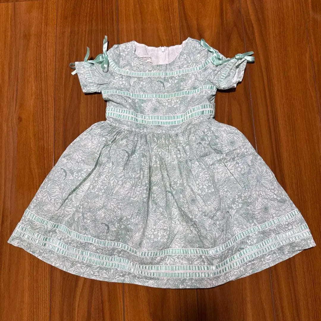 Vestido con estampado de flores verde menta de Cashmirino