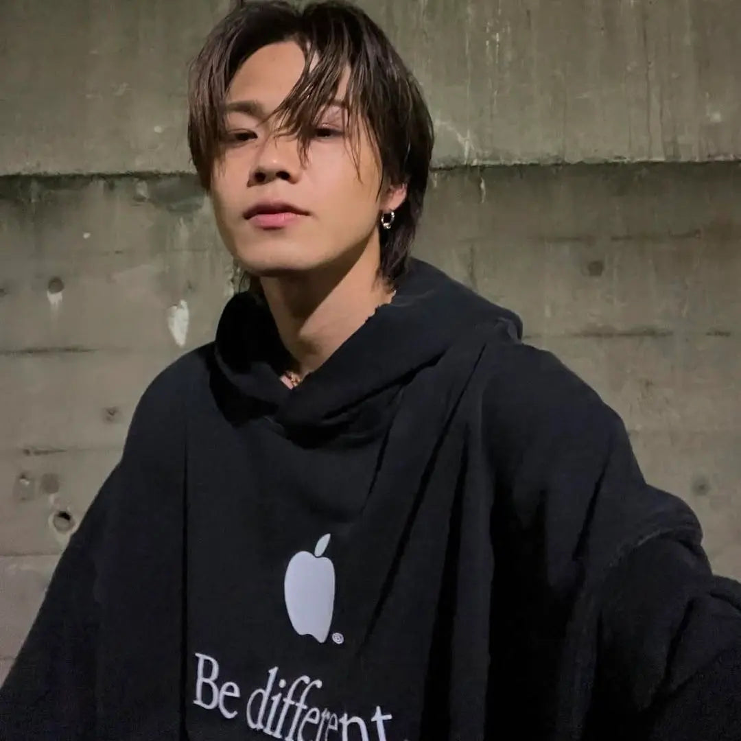 Balenciaga 22AW Be different Apple hoodie