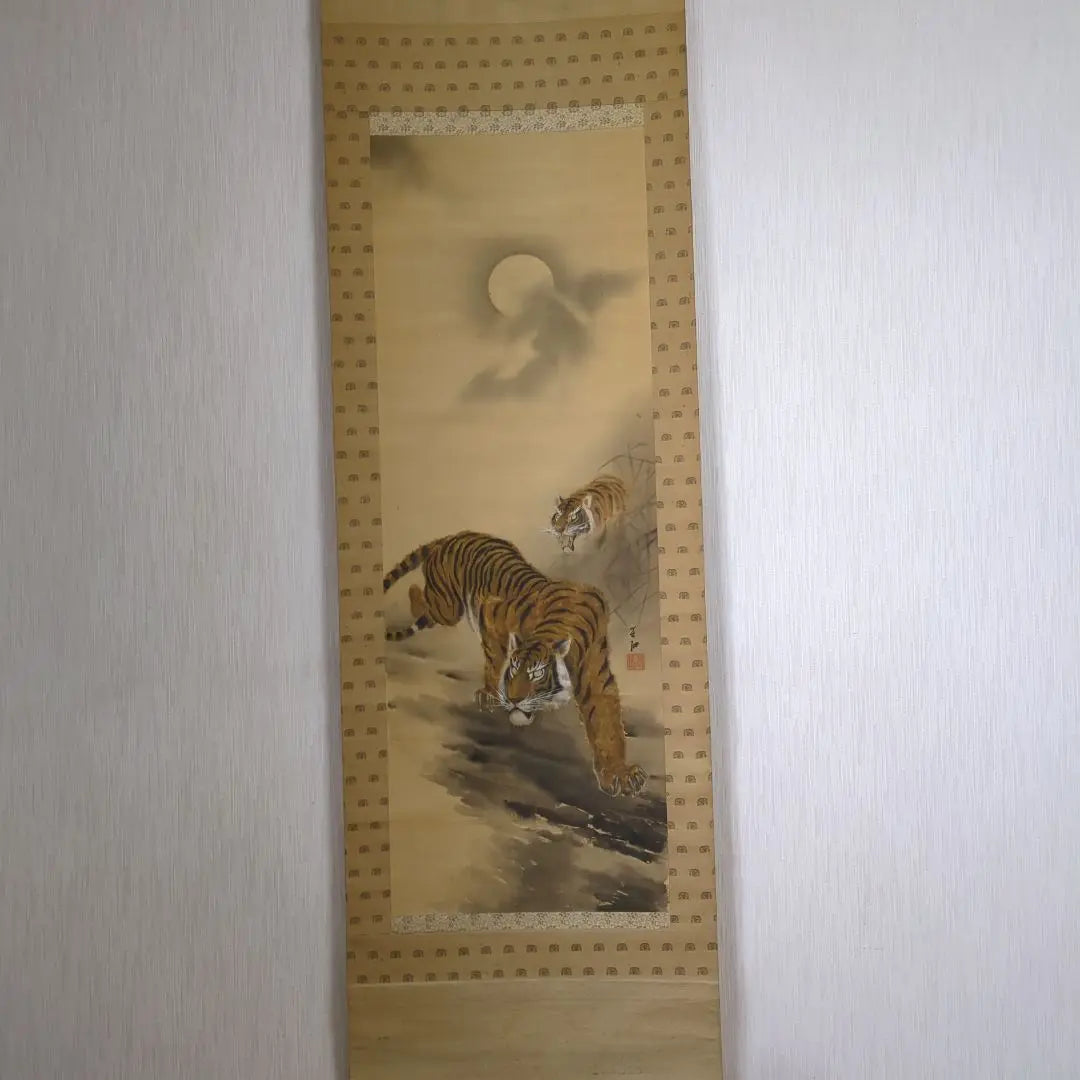 hanging scroll