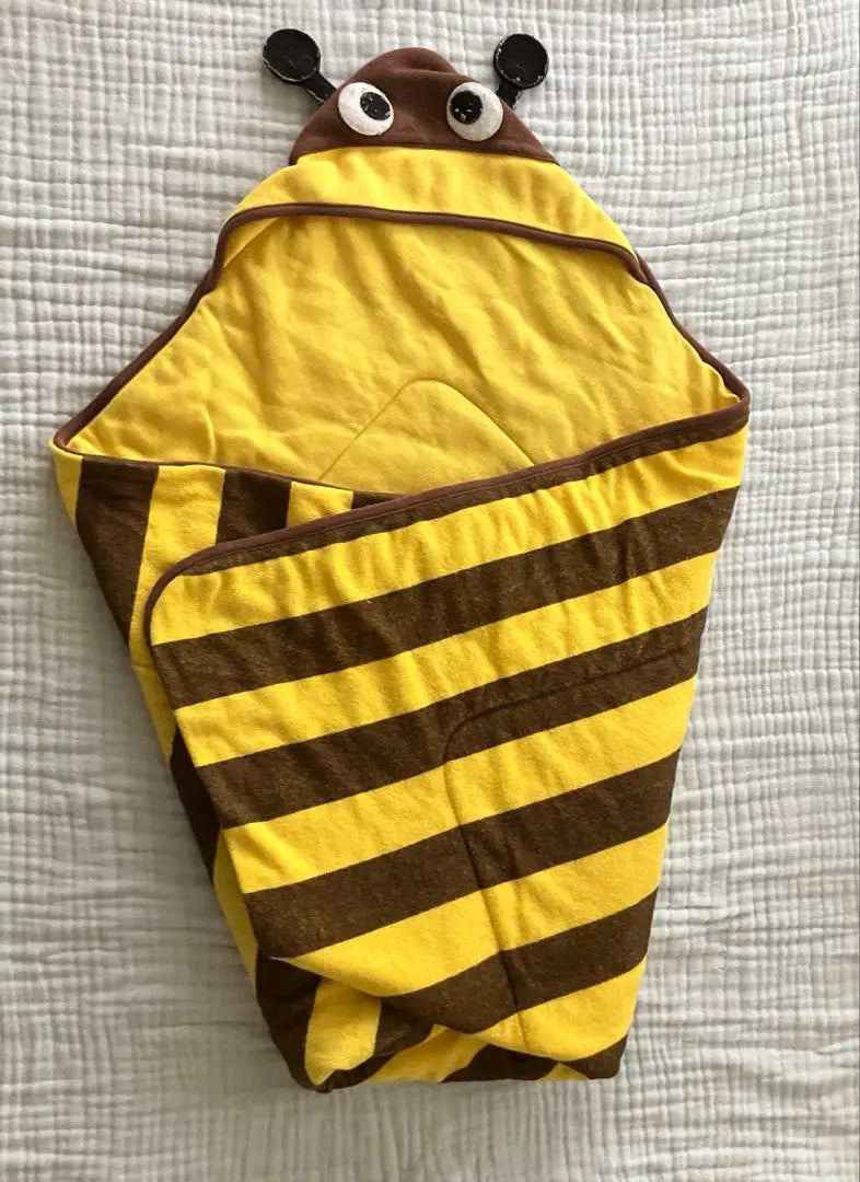 Swaddle, bees, baby