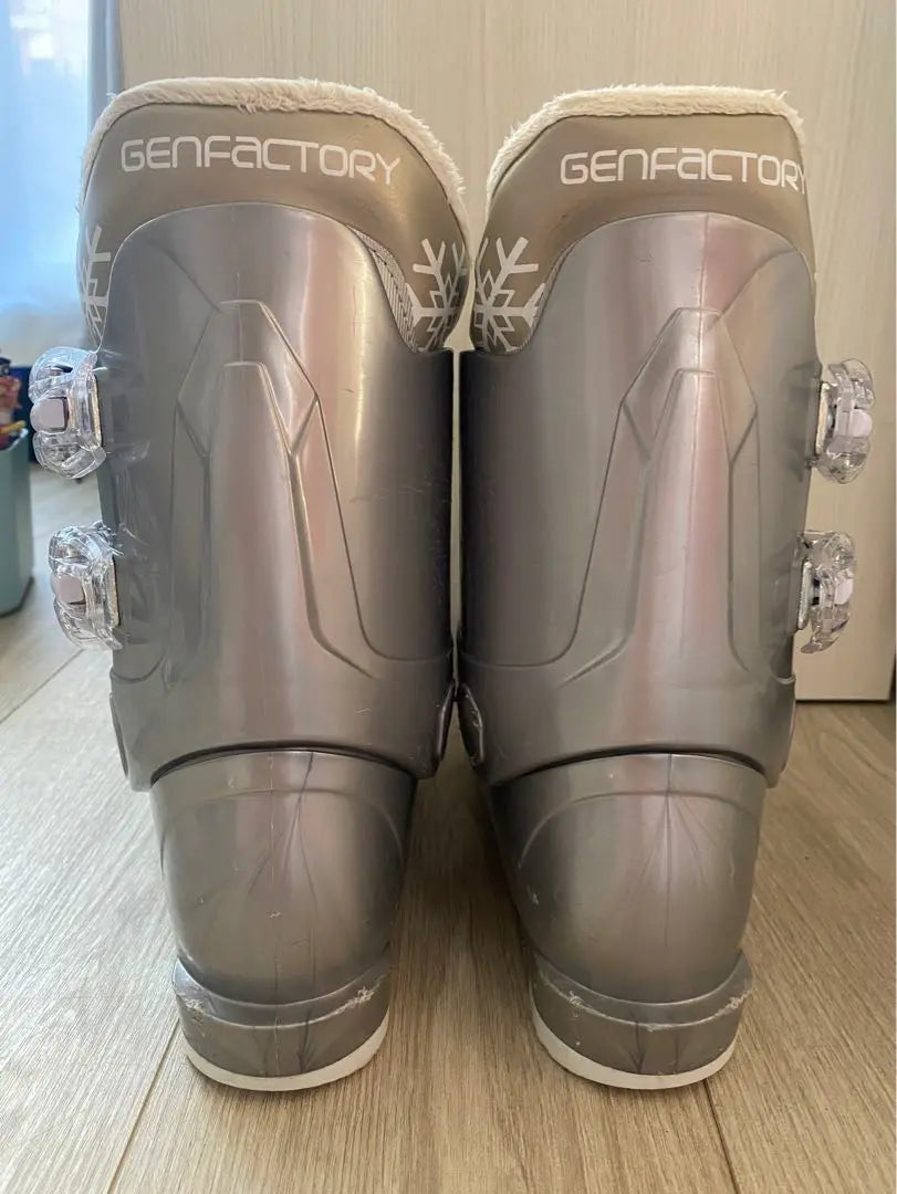 GEN Kids Ski Boots Ski Shoes Gray Size 22cm Junior | GEN キッズ　スキーブーツ　スキー靴　グレー　サイズ22cm ジュニア