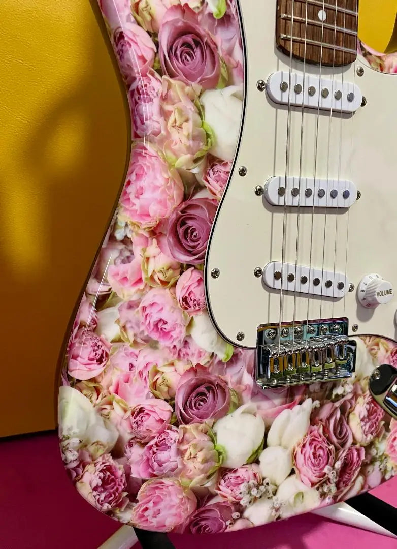 [✨Super Rare✨] Única‼ Guitarra Strato Rose Flower♥