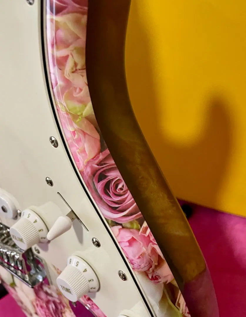 [✨Super Rare✨] Única‼ Guitarra Strato Rose Flower♥