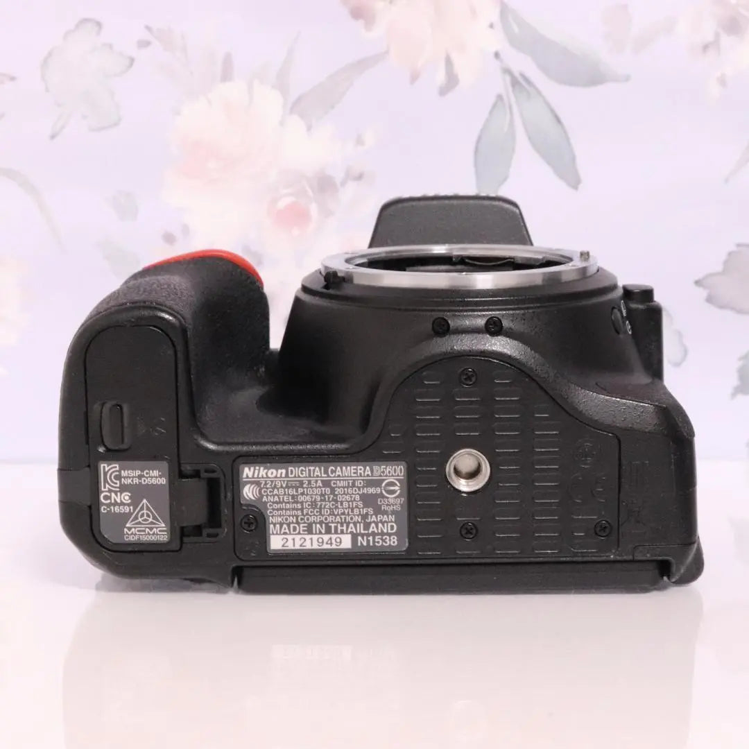 High-performance and high-quality, very popular SLR ☆ Smartphone transfer OK ♪ Nikon D5600 ♡