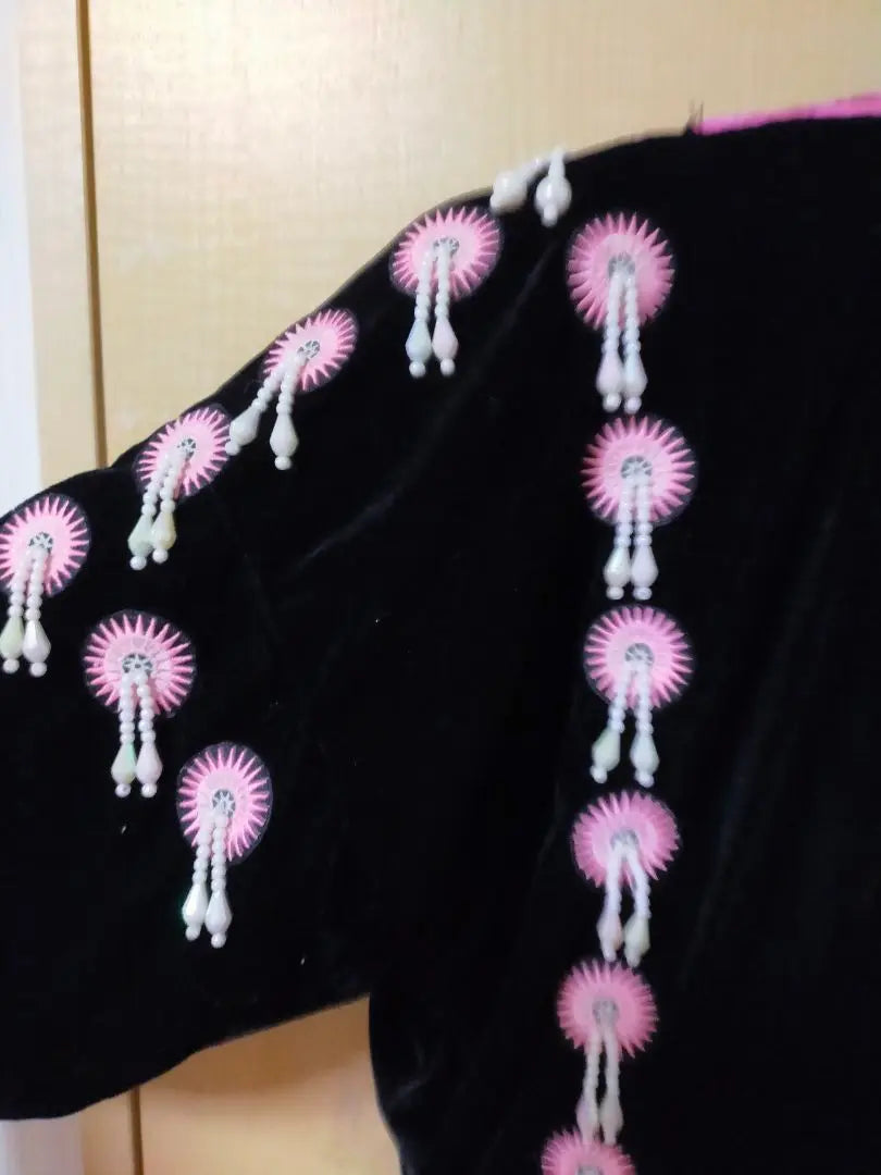 Ropa étnica antigua Chaqueta de ropa mon-vieja hecha a mano de una sola pieza traje folklórico 2 | エスニック 古着 一点もの ハンドメイド モン族古着ジャケット 民族衣装2