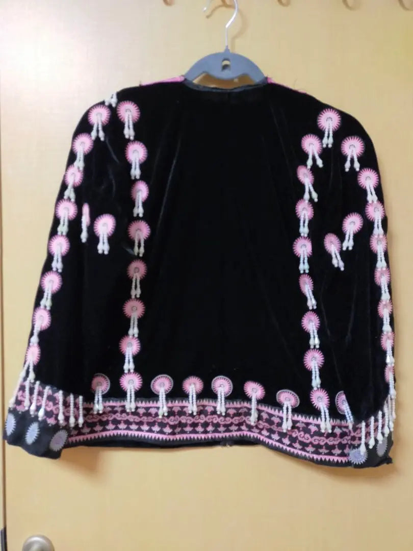 Ropa étnica antigua Chaqueta de ropa mon-vieja hecha a mano de una sola pieza traje folklórico 2 | エスニック 古着 一点もの ハンドメイド モン族古着ジャケット 民族衣装2