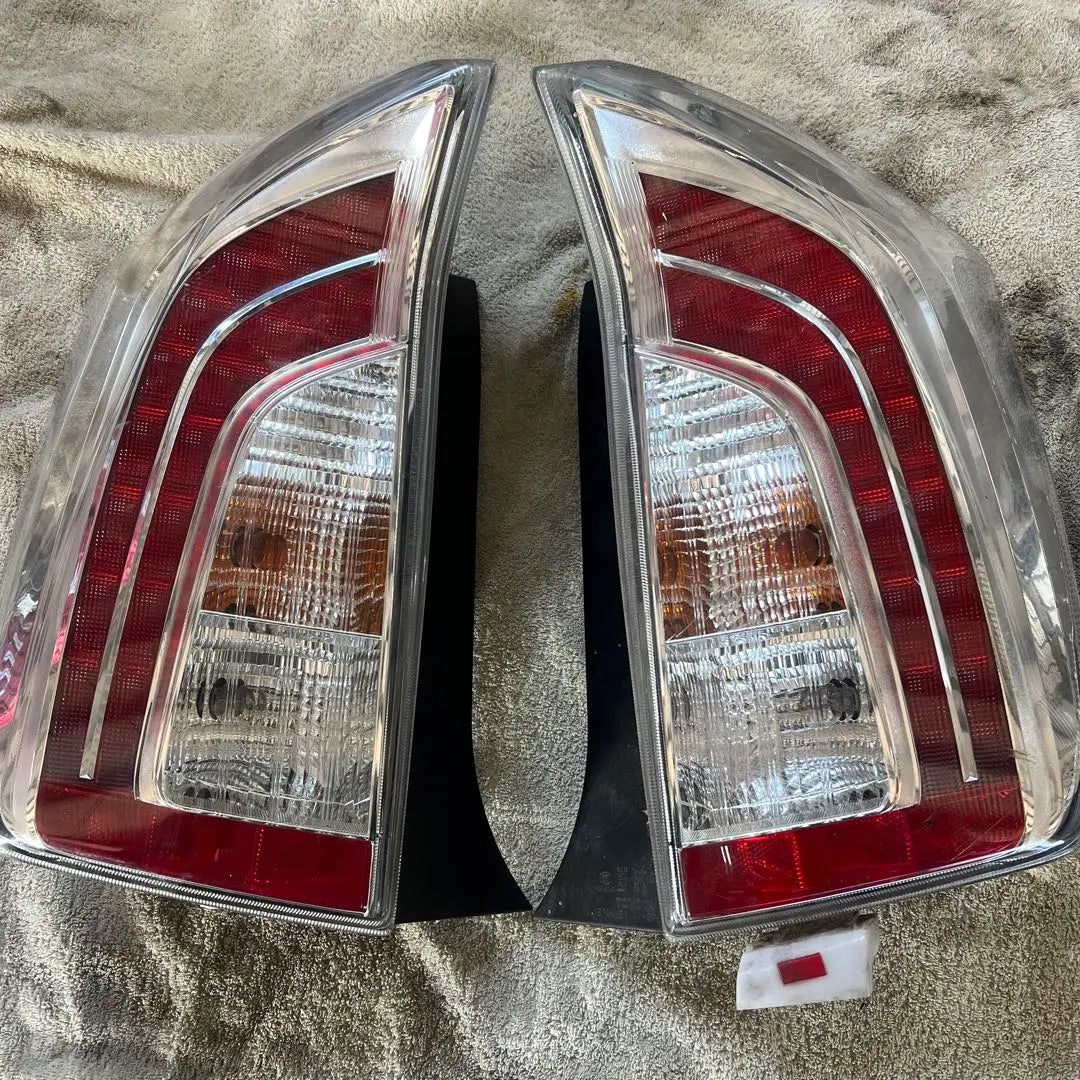 30 Prius late tail lamp set