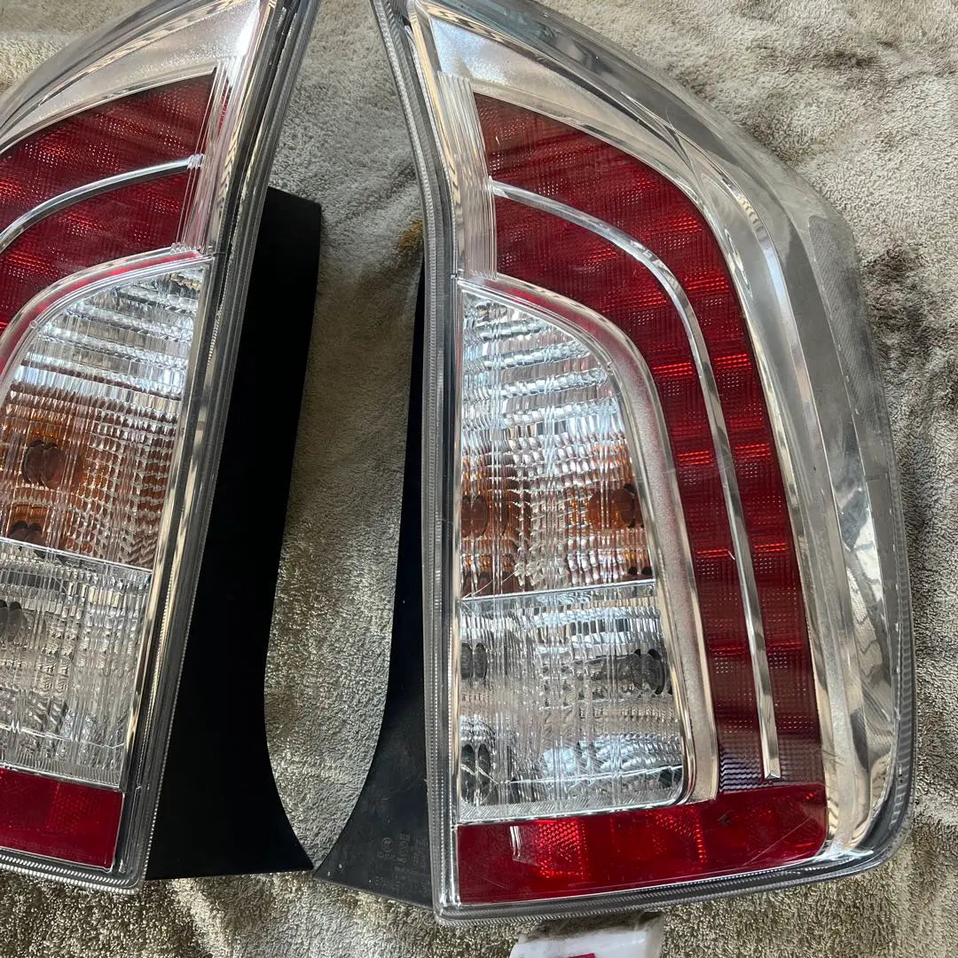 30 Prius late tail lamp set