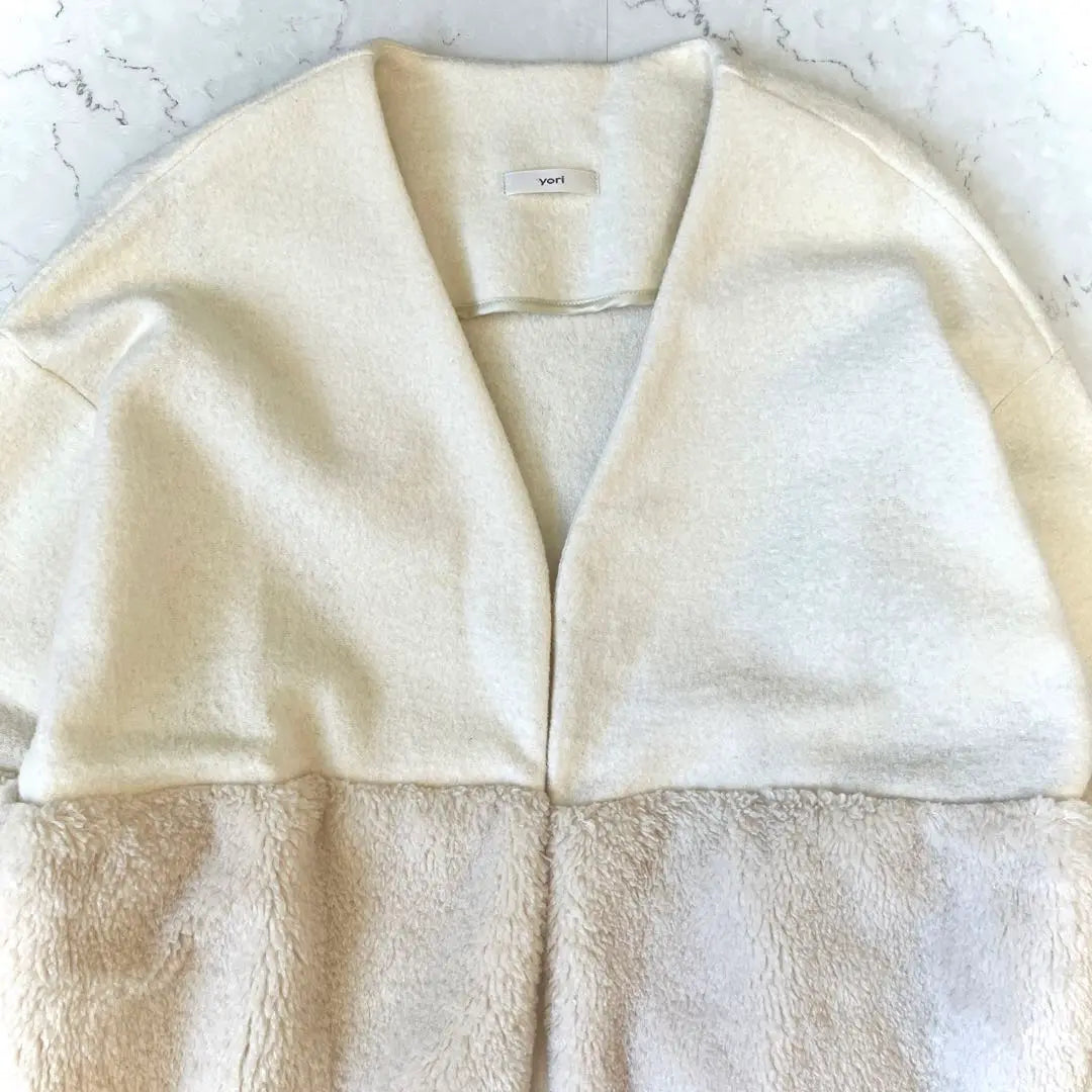 Yori Good Condition Japanese River Wool V-Neck Fur Short Coat White