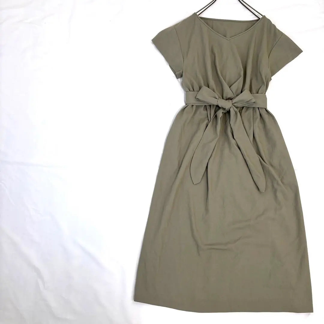 *Inedo [S] Knee-length dress, flare, A-line, waist ribbon, simple