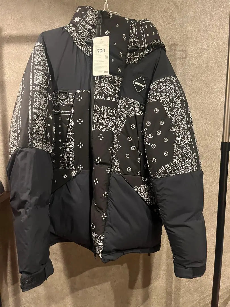 BristolSOPH. Bandana Pattern Down Jacket | BristolSOPH. バンダナ柄 ダウンジャケット