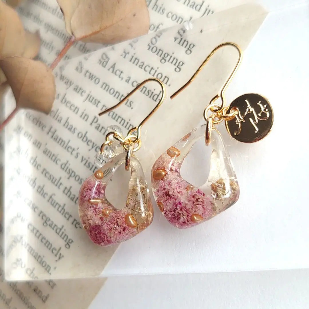 No.533 Handmade piercing resin flower pink pushing earrings