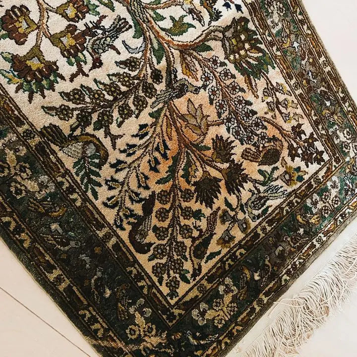 Persian carpet Silk Birds Plants Animals Tapestry