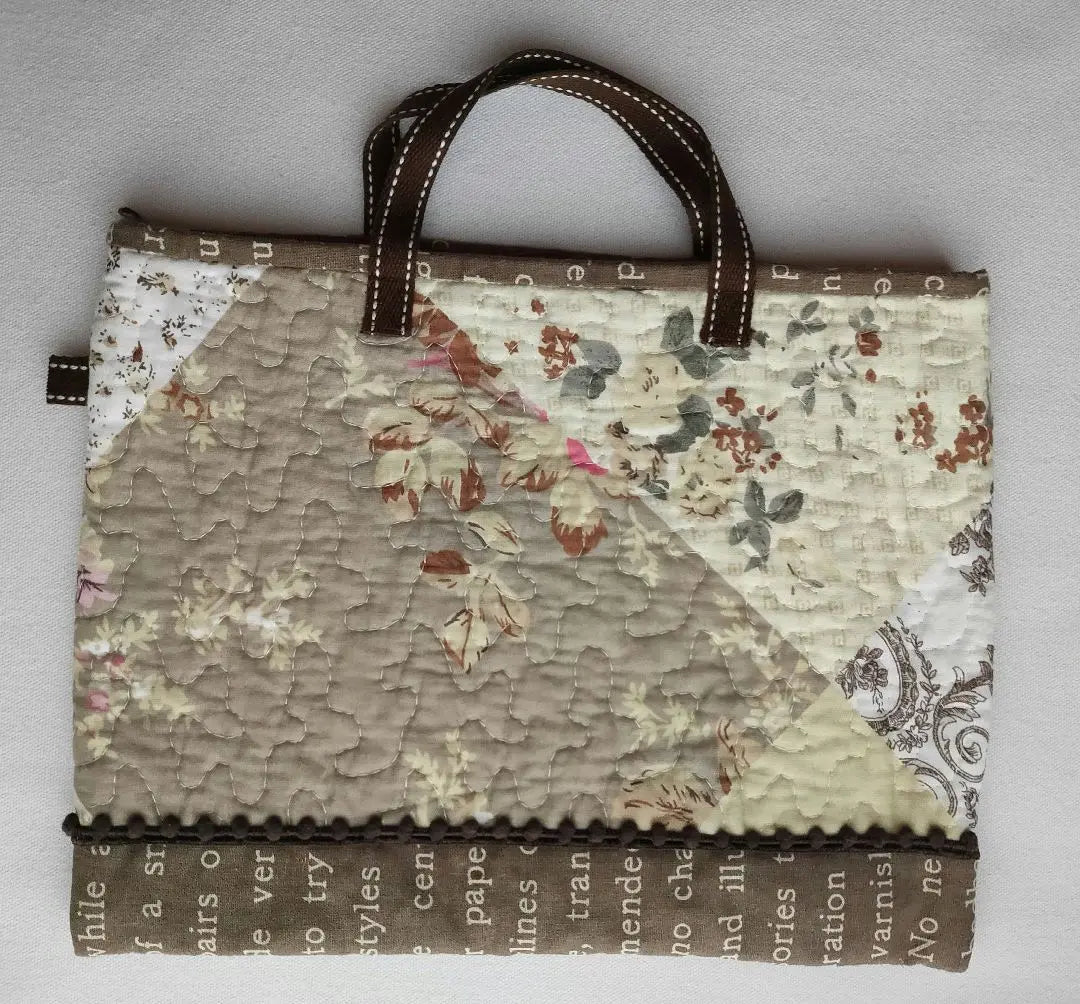 Funda para tableta hecha a mano con estampado floral banten