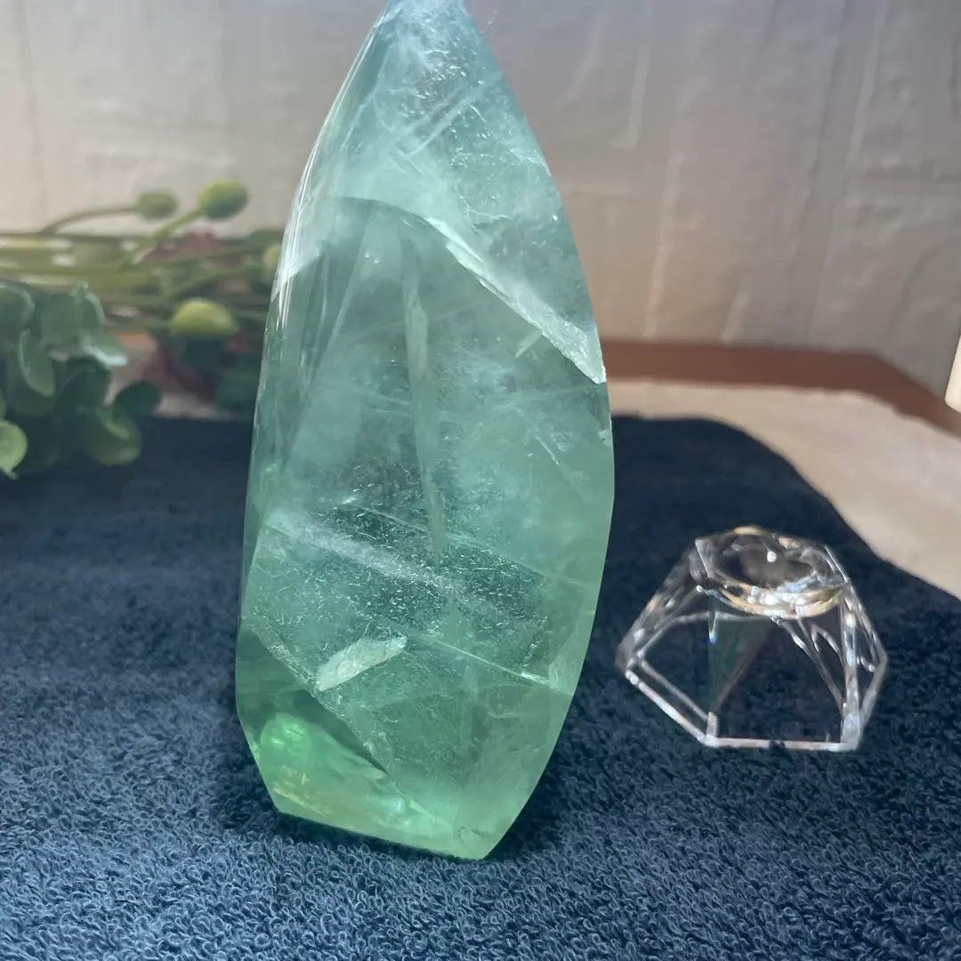 Natural stone fluorite tower