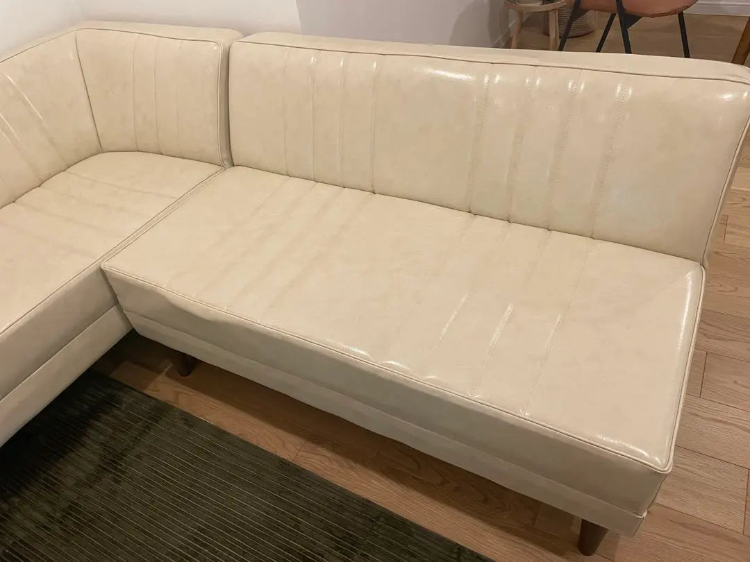 Nearly new, good condition, nikoand sofa bench classic diner series