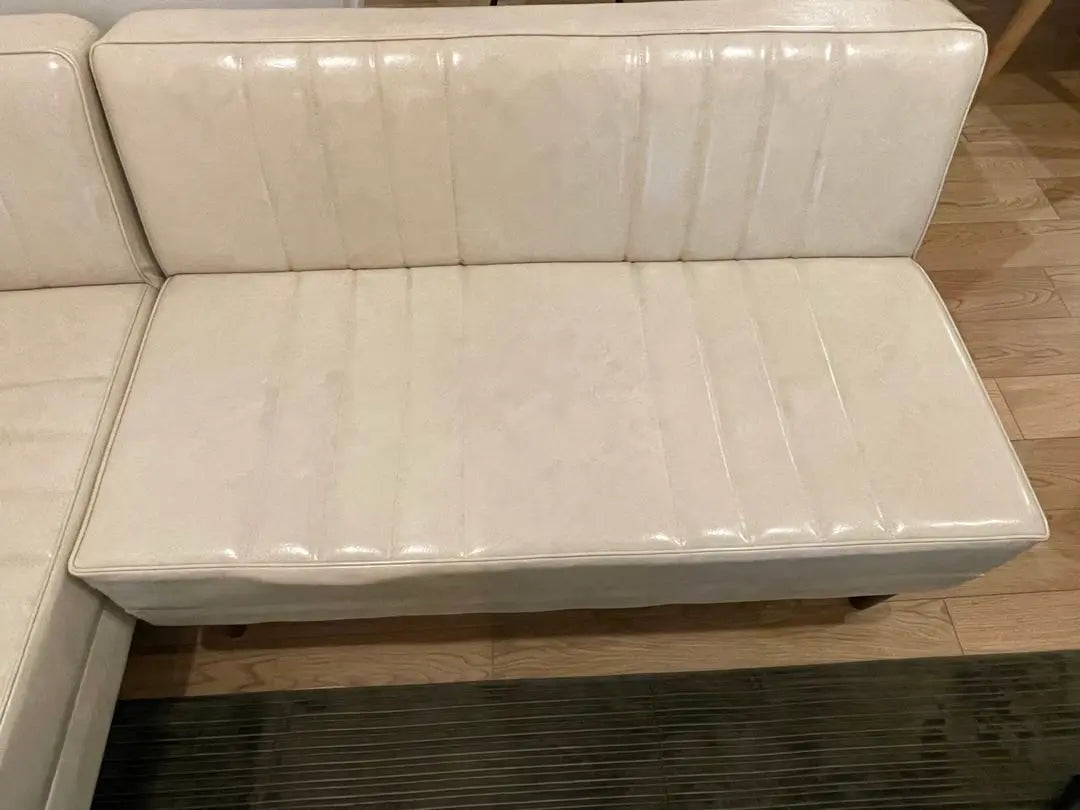 Nearly new, good condition, nikoand sofa bench classic diner series