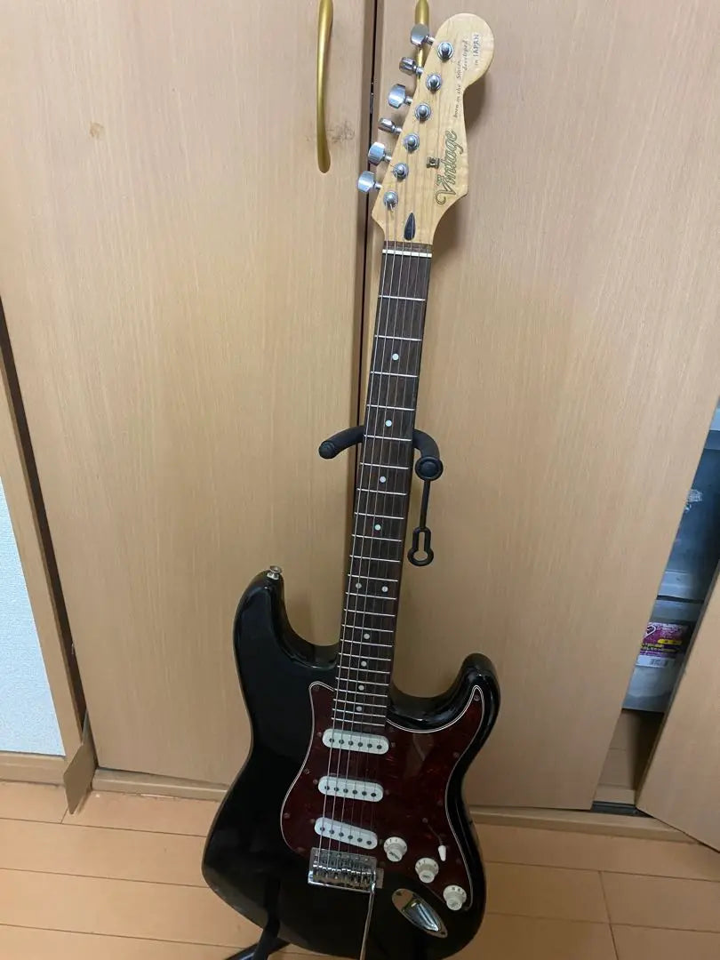 Vantage electric guitar strato type