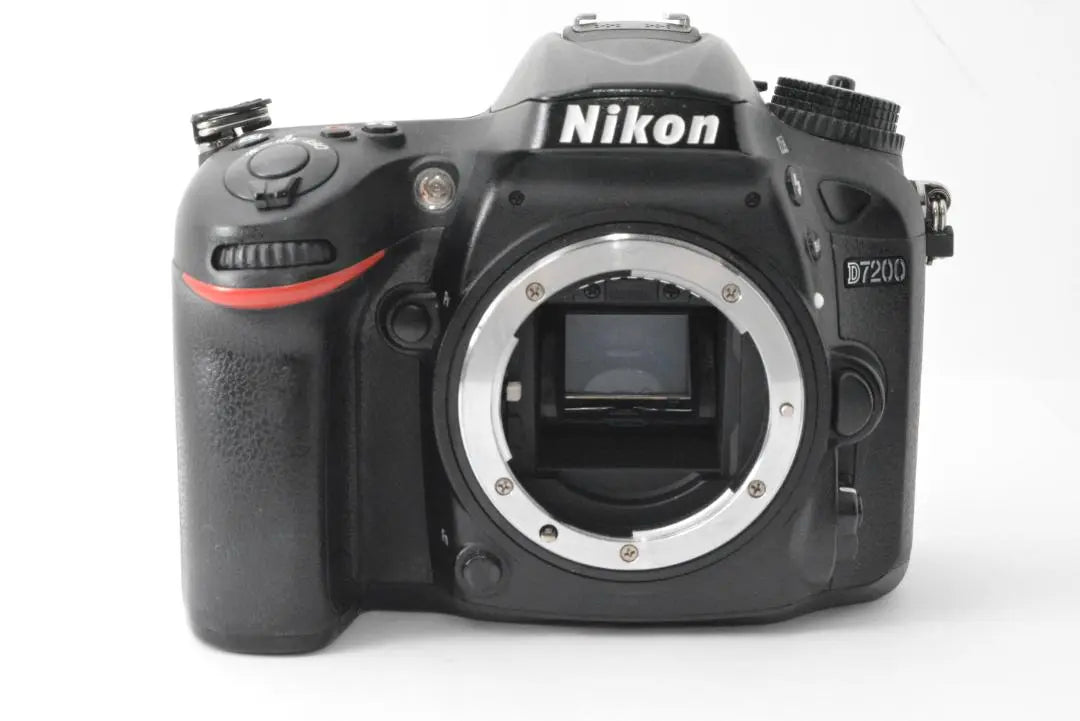 Number of shots: 64★NIKON D7200 Body: Only side panel defects are defective