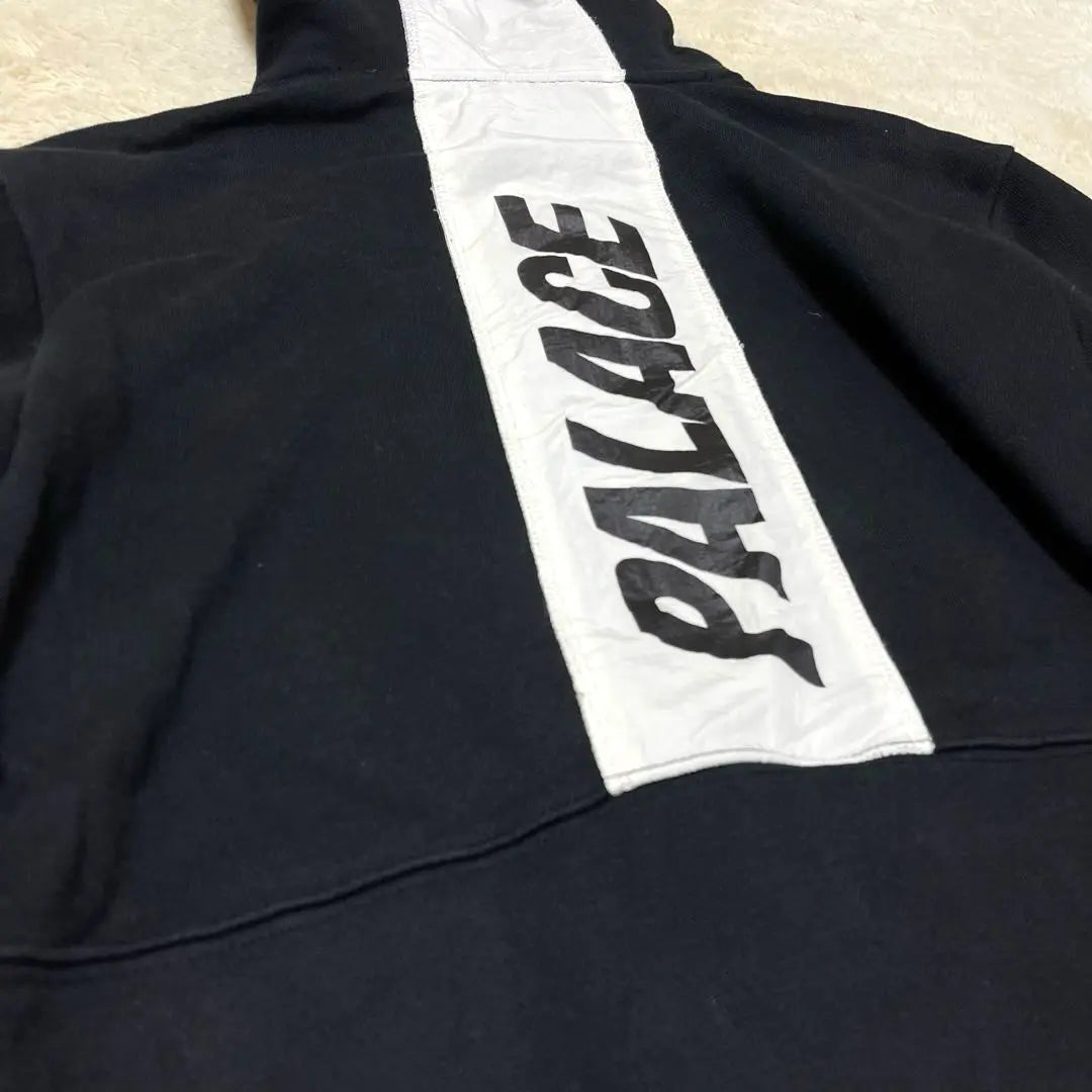 ●PALACE ●Half zip ●Hooded hoodie ●Body pocket