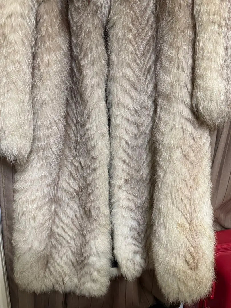 2.6 million luxury SAGA FOX Saga Fox fur long fur coat