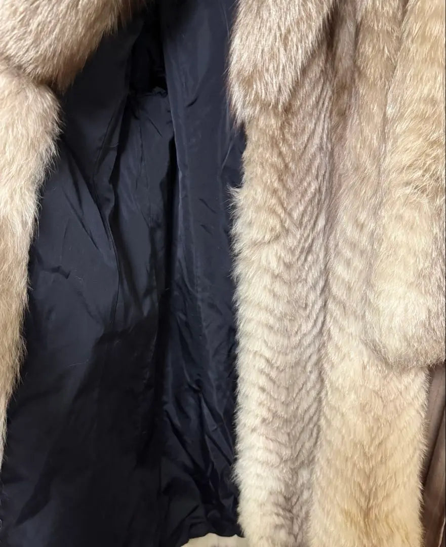 2.6 million luxury SAGA FOX Saga Fox fur long fur coat