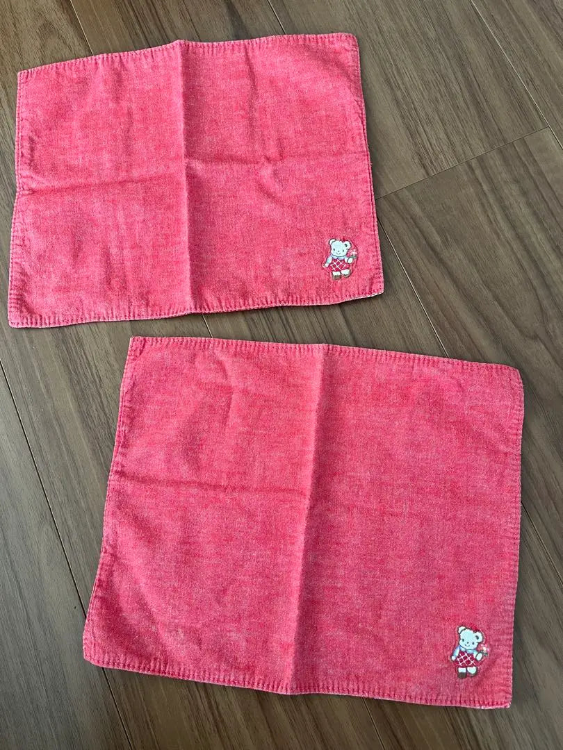 Familiar Lunch Cloth Red Set of 2