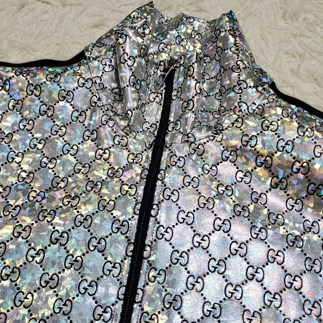 Chaqueta deportiva Gucci GG plateada brillante en excelente estado fabricada en Italia