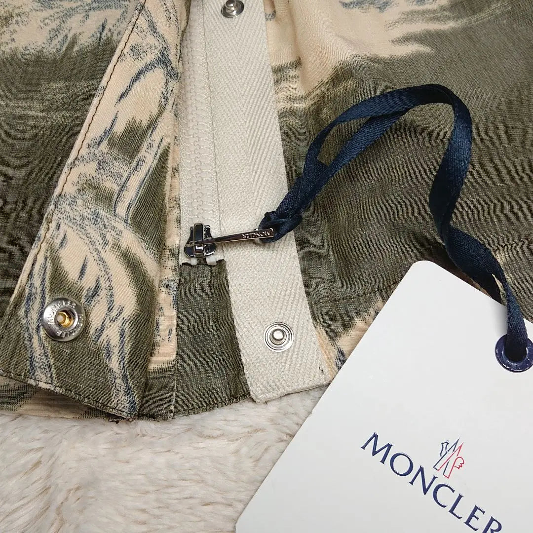 Chaqueta de nailon y mezcla de lino con estampado integral MARPE de Beams x Moncler Current