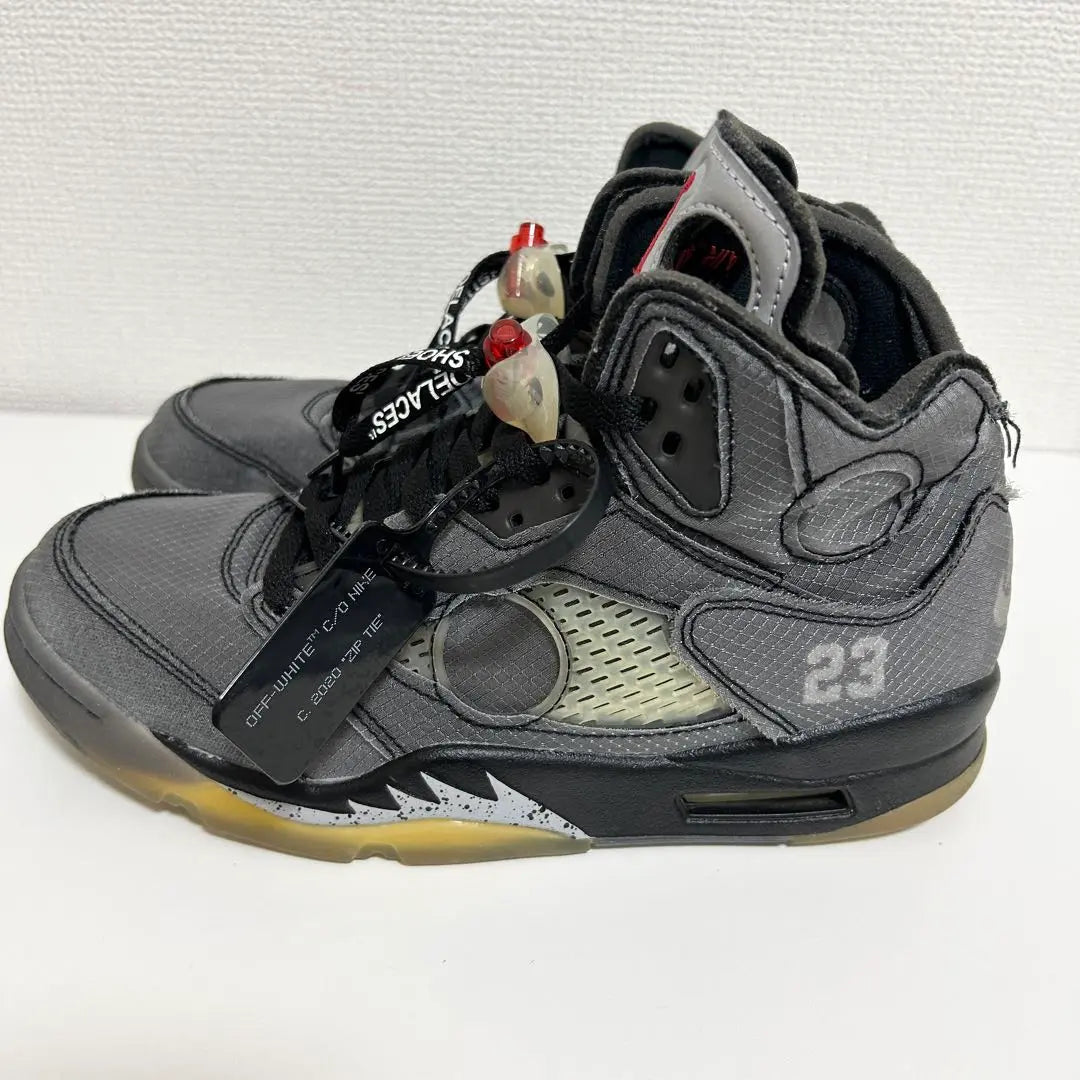 Beautiful condition ✨ 26cm Nike Air Jordan 5 Off-White Muslin Black