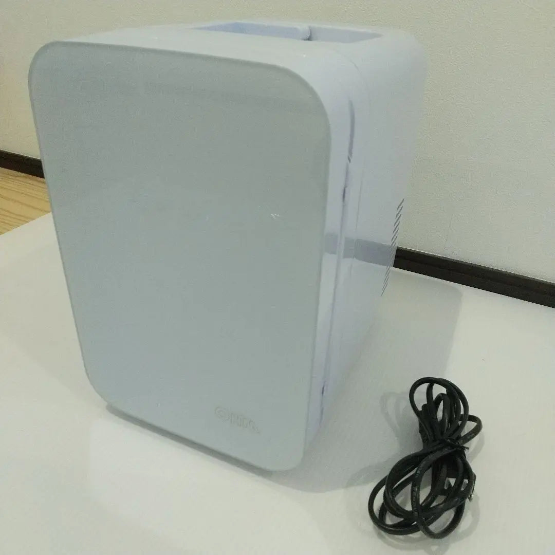 In good condition! Ohm Electric Portable Electronic Cold and Heat Insulation Box 5L KAJ-R056R-W