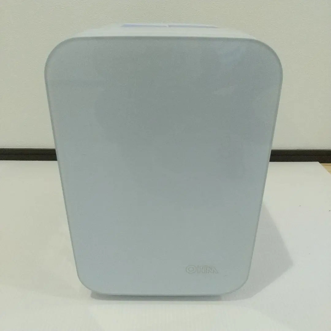 In good condition! Ohm Electric Portable Electronic Cold and Heat Insulation Box 5L KAJ-R056R-W