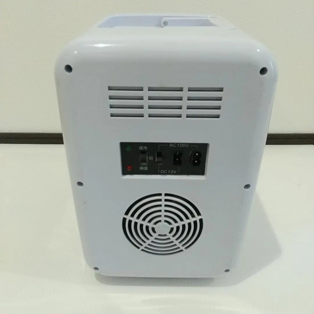 In good condition! Ohm Electric Portable Electronic Cold and Heat Insulation Box 5L KAJ-R056R-W