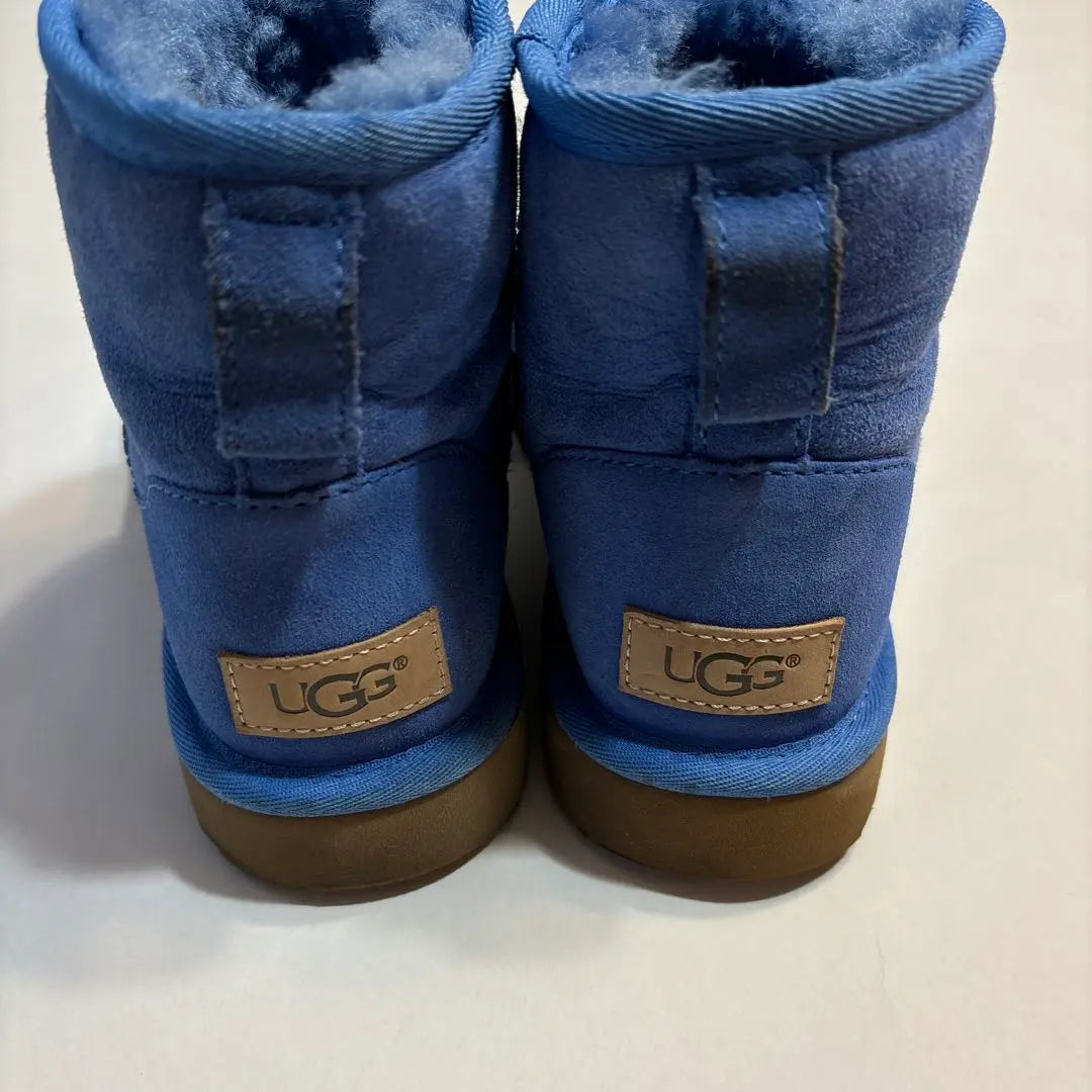 Price reduced UGG sheepskin boots, blue, Japanese size 22, American size 5