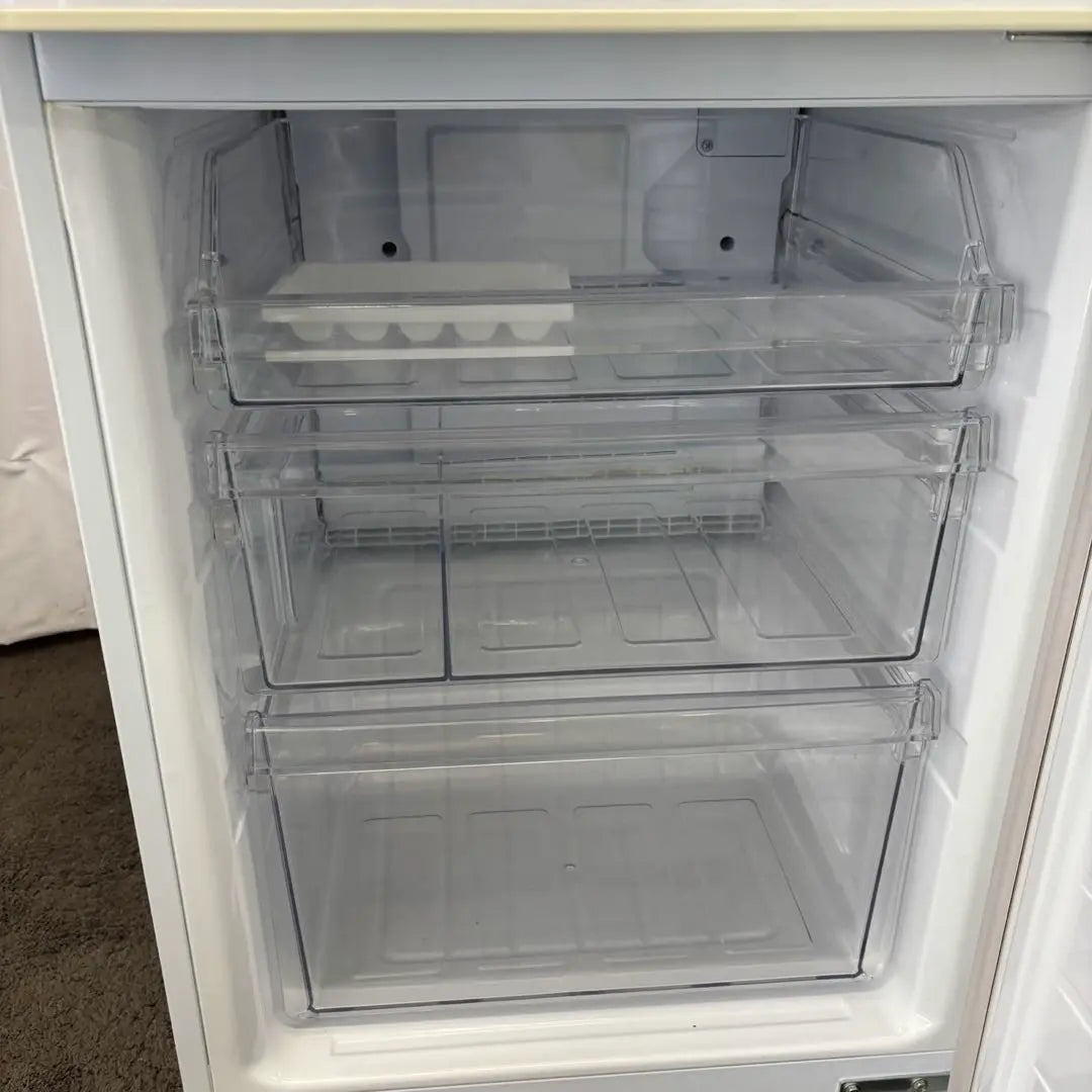 ★399 Sharp refrigerator 272 liters large free installation cheap white beautiful used