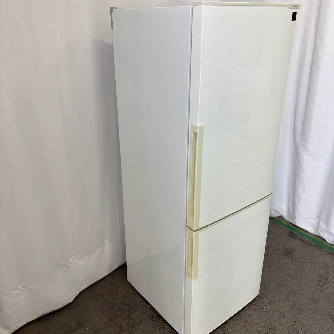 ★399 Sharp refrigerator 272 liters large free installation cheap white beautiful used