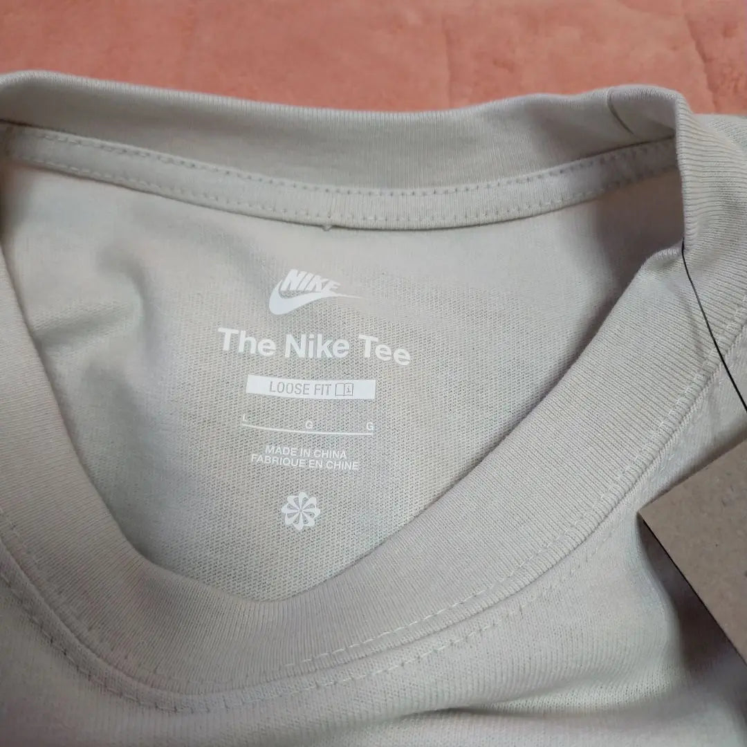 Brand new, unused Nike The Nike Tee Loose Fit T-shirt