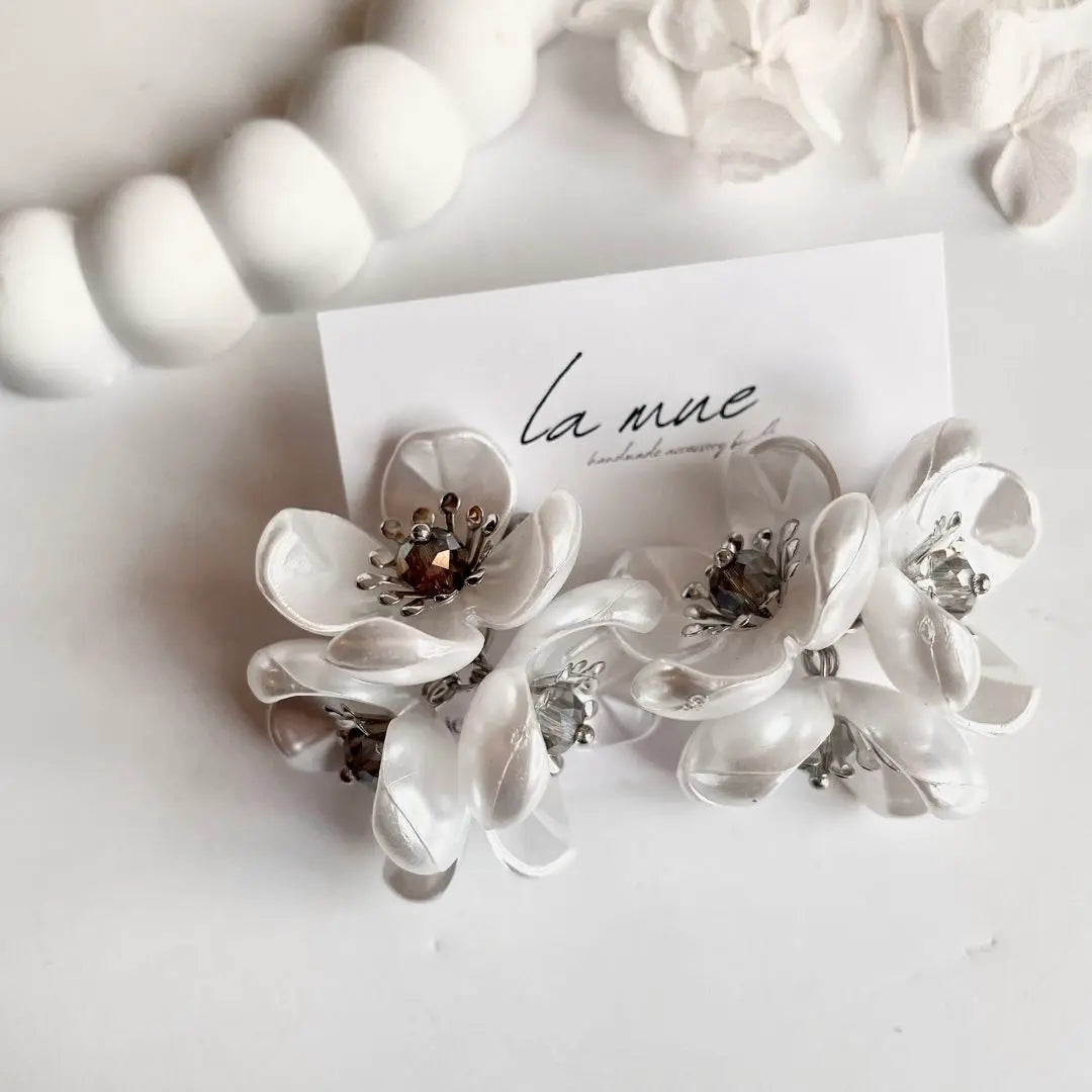 7 pendientes hechos a mano grandes con flores de perlas y cuentas para novias