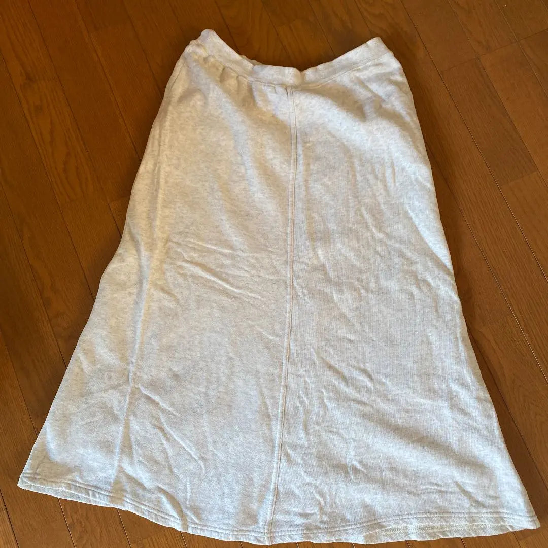 earth music&ecology sweatshirt long skirt white