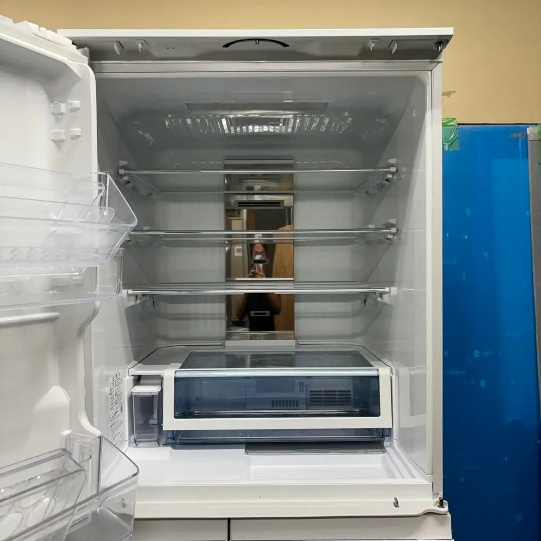 181Z Refrigerador 5 puertas 500L o más Refrigerador grande SHARP con fabricación automática de hielo